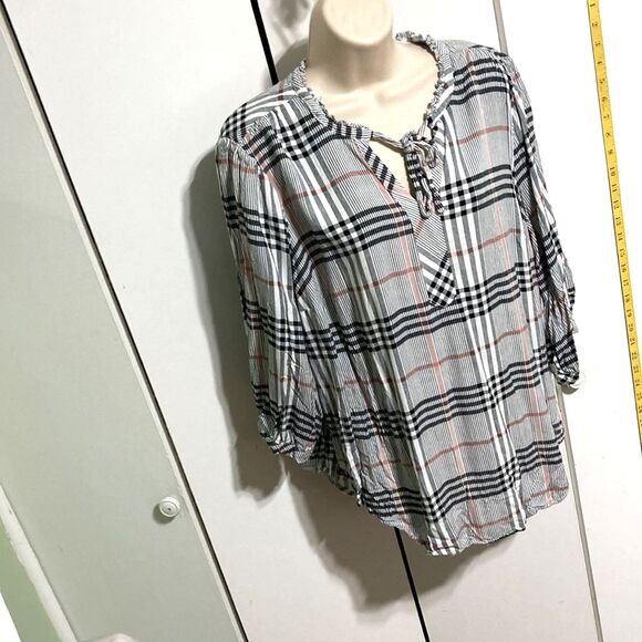 TORRID Split Front With Neck Ties 3/4 Sleeve Blouse Plaid Gingham Plus Size 2X - Picture 2 of 14